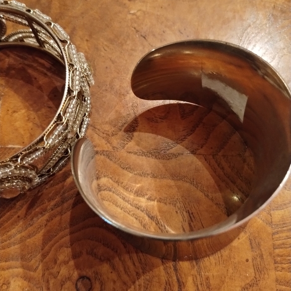 SALE:Bohemian pre-owned Assorted Bracelet Collection (Set of 5) - Picture 2 of 11